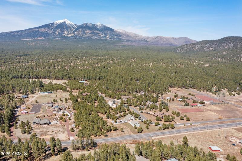 010_2705_w_creighton_dr-10_374