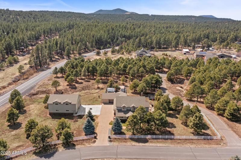 016_2705_w_creighton_dr-16_571