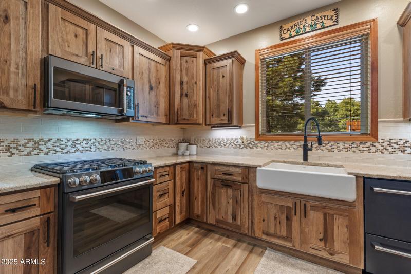 028_2705_w_creighton_dr-28_237