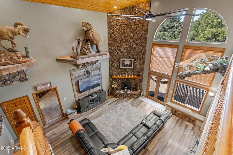 038_2705_w_creighton_dr-38_880