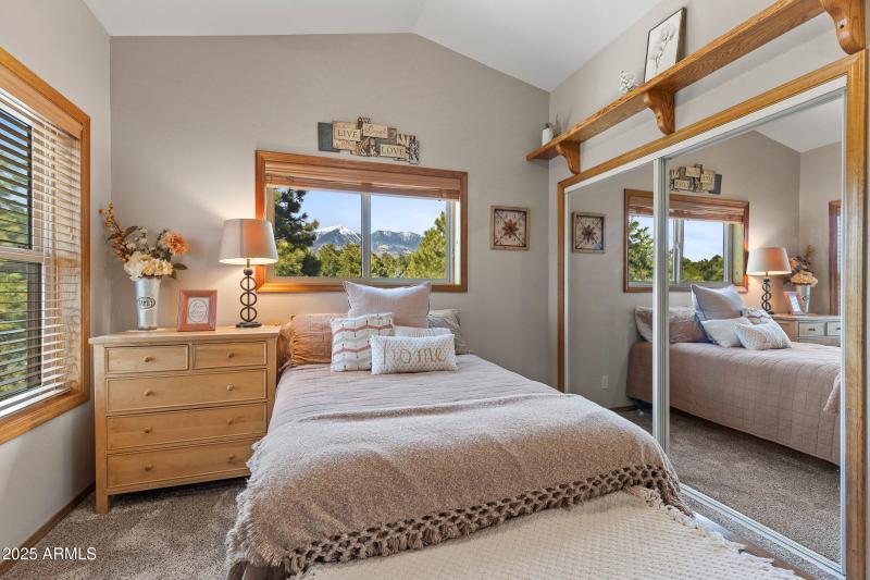 042_2705_w_creighton_dr-42_396