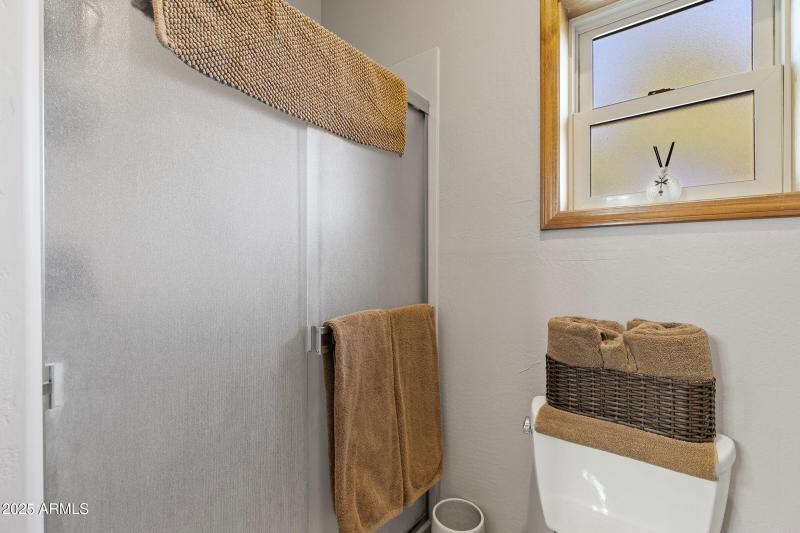 046_2705_w_creighton_dr-46_899