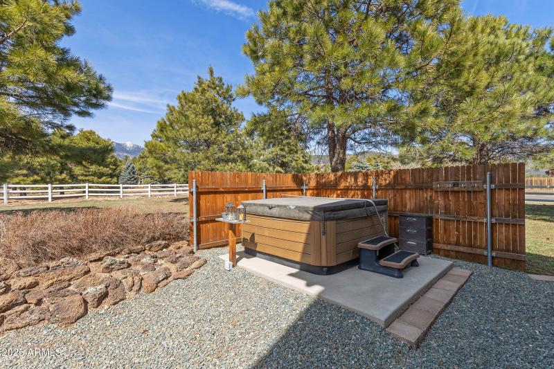 063_2705_w_creighton_dr-63_199