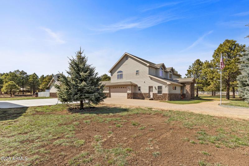 067_2705_w_creighton_dr-67_178