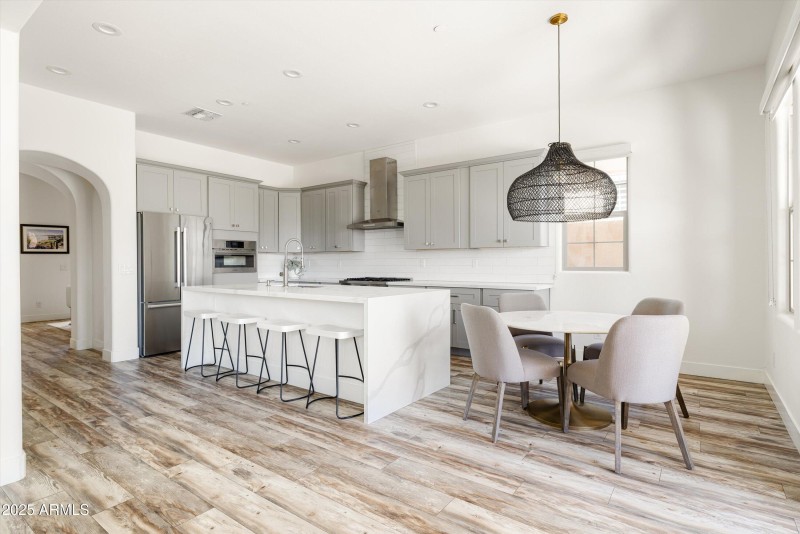Kitchen / Breakfast Nook
