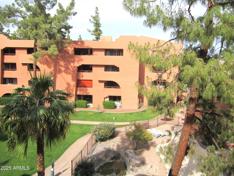 11 413 PATIO VIEW TO NORTH