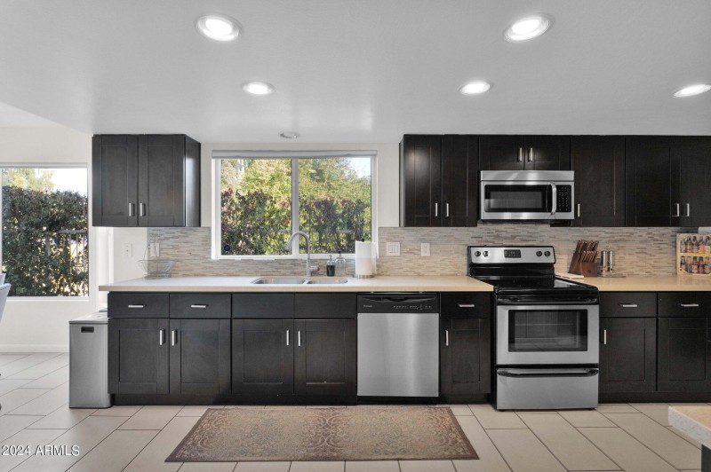 Open and bright kitchen