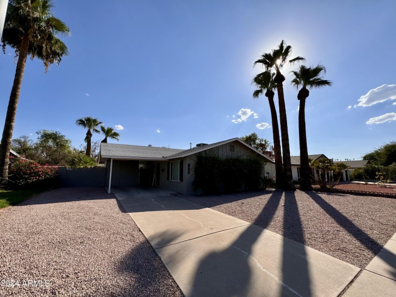1869 E GENEVA DR, Tempe Front Yard