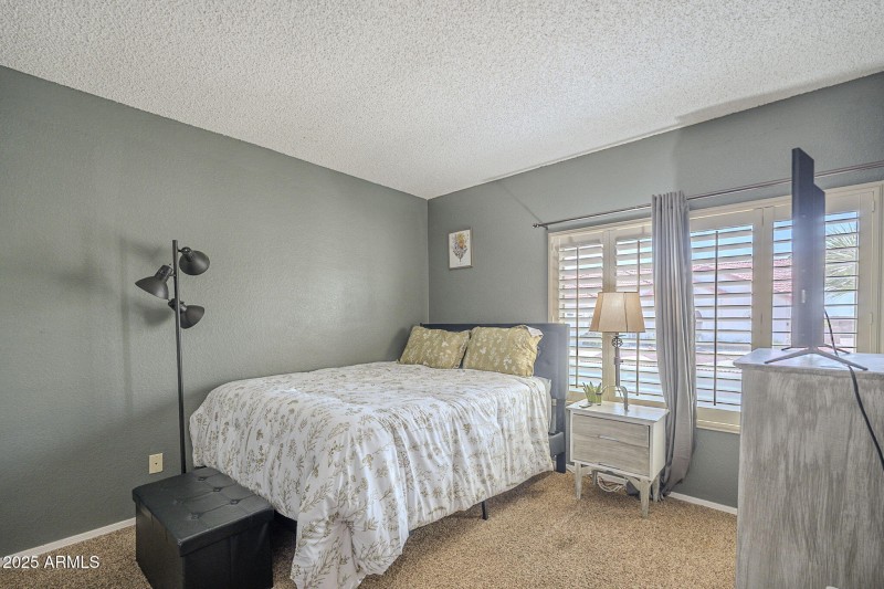 Secondary bedroom in