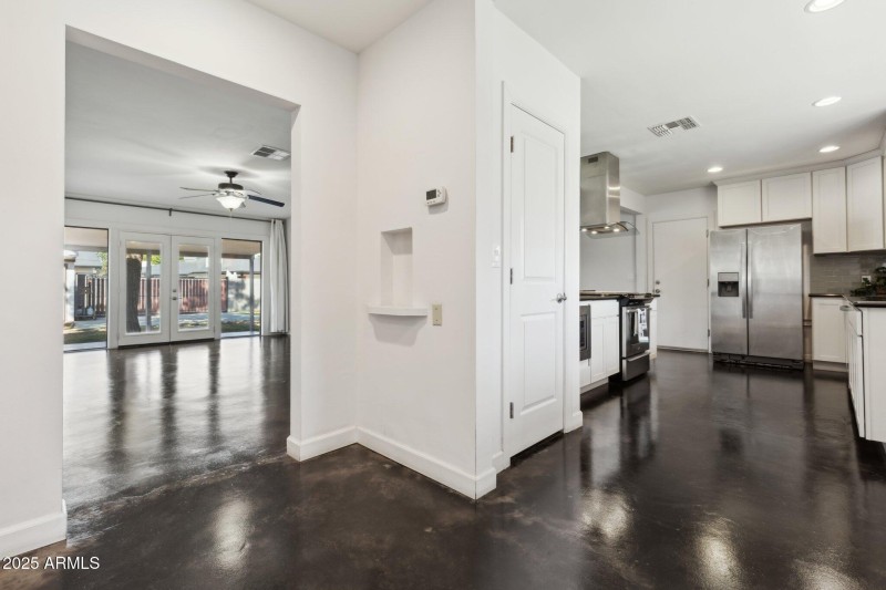 7-web-or-mls-2740-n-21st-dr