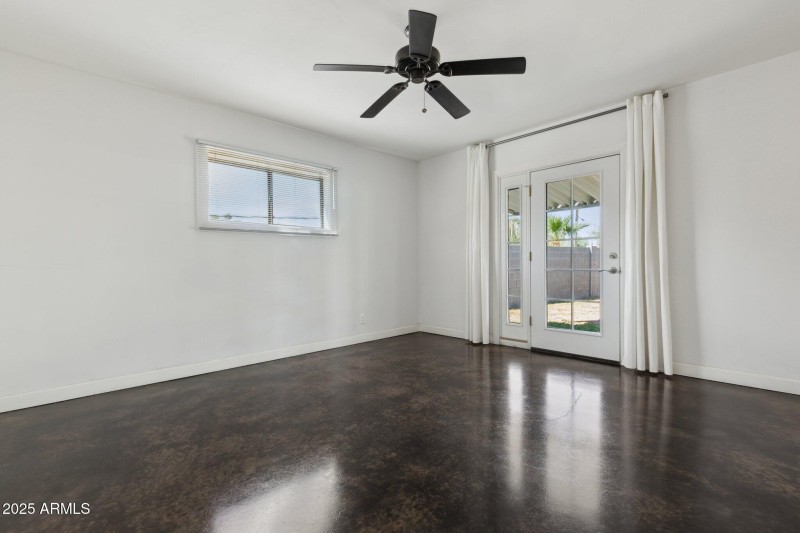 19-web-or-mls-2740-n-21st-dr