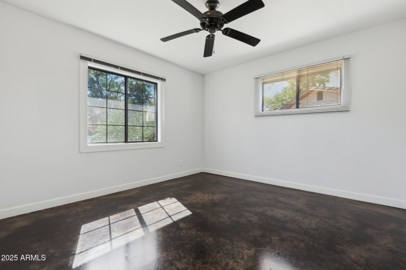 26-web-or-mls-2740-n-21st-dr