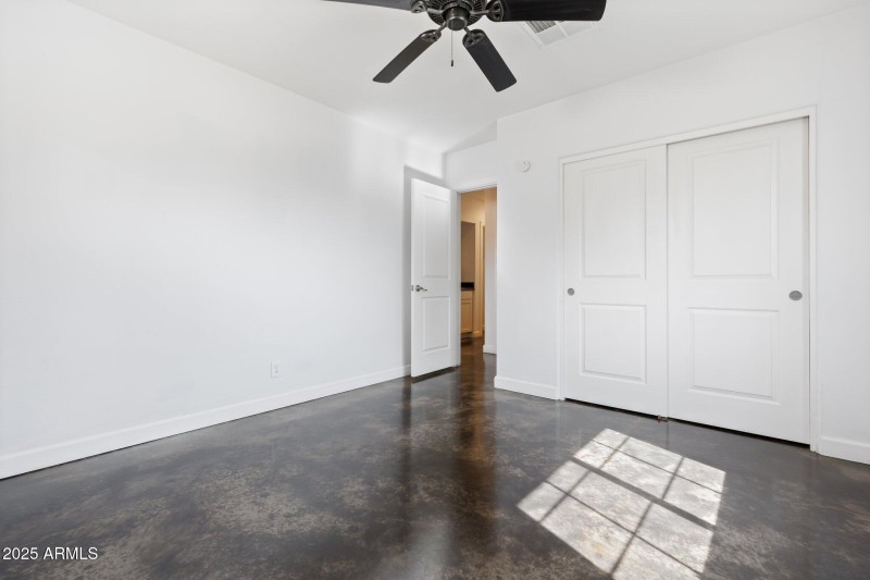 27-web-or-mls-2740-n-21st-dr