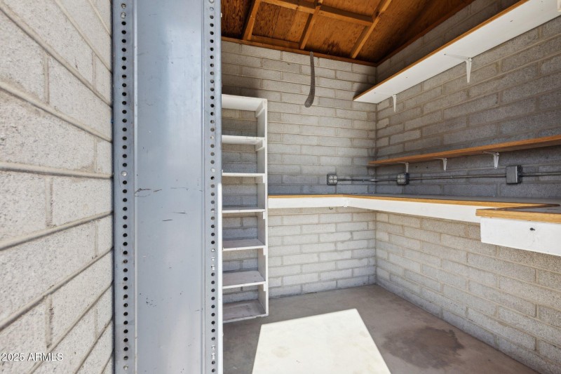 31-web-or-mls-2740-n-21st-dr