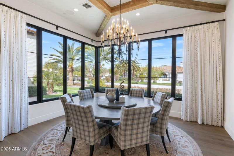 5353 E Sanna St-large-019-043-5353 E San