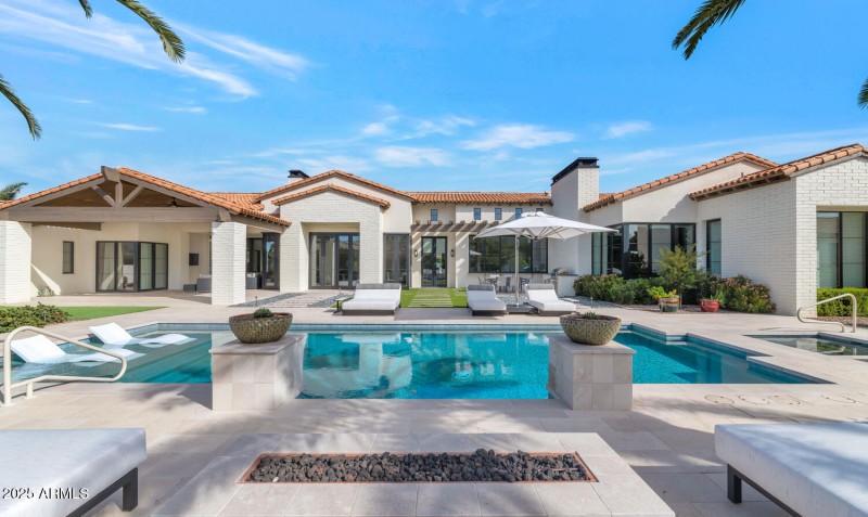 5353 E Sanna St-large-041-023-5353 E San