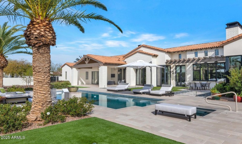 5353 E Sanna St-large-045-010-5353 E San