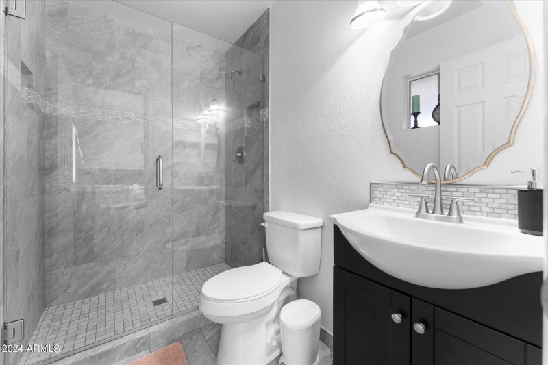 25-025-primary-bathroom