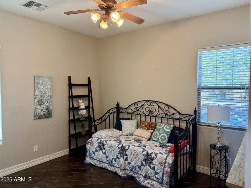 2nd Bedroom with Twin & Trundle Bed