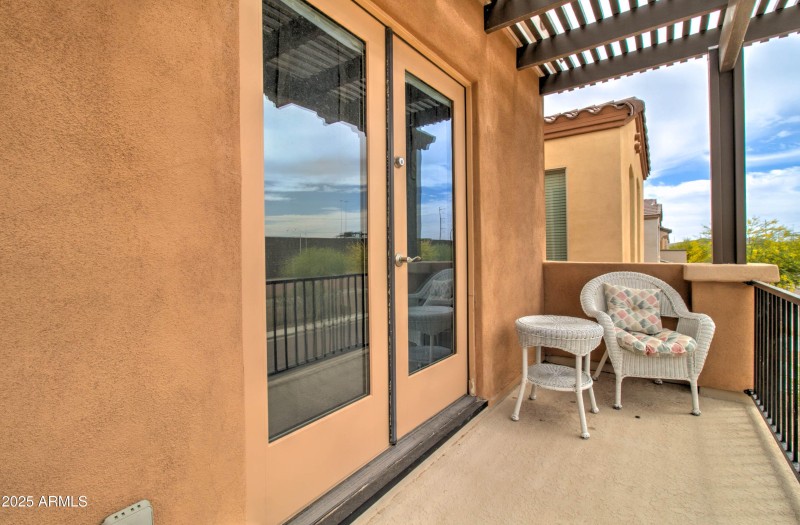 1654 W Redwood Ln -11