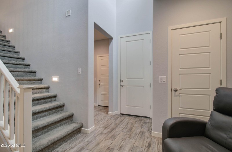 1654 W Redwood Ln -14