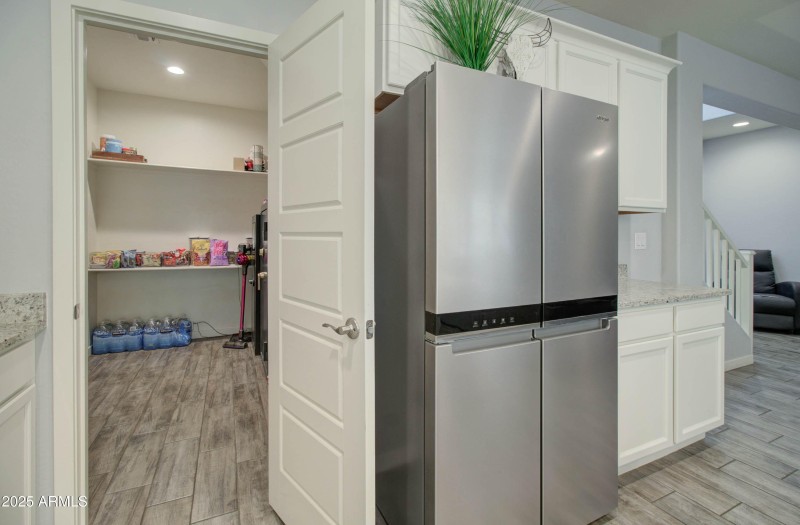 1654 W Redwood Ln -25