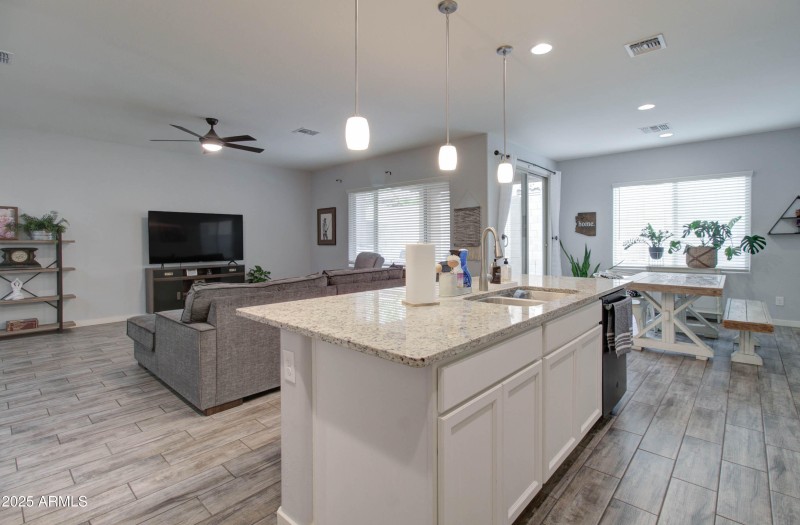 1654 W Redwood Ln -29