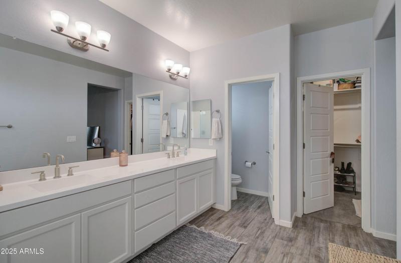 1654 W Redwood Ln -45