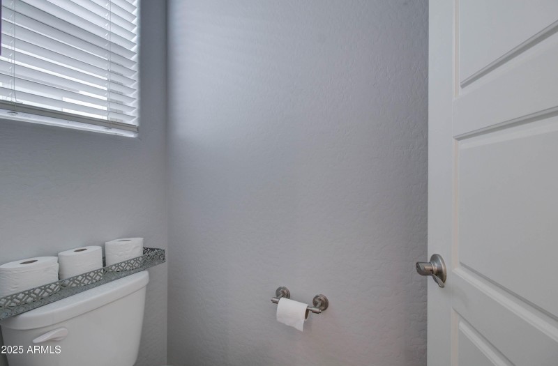 1654 W Redwood Ln -47