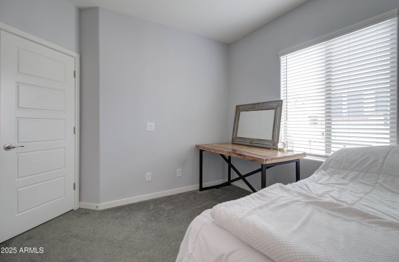 1654 W Redwood Ln -60