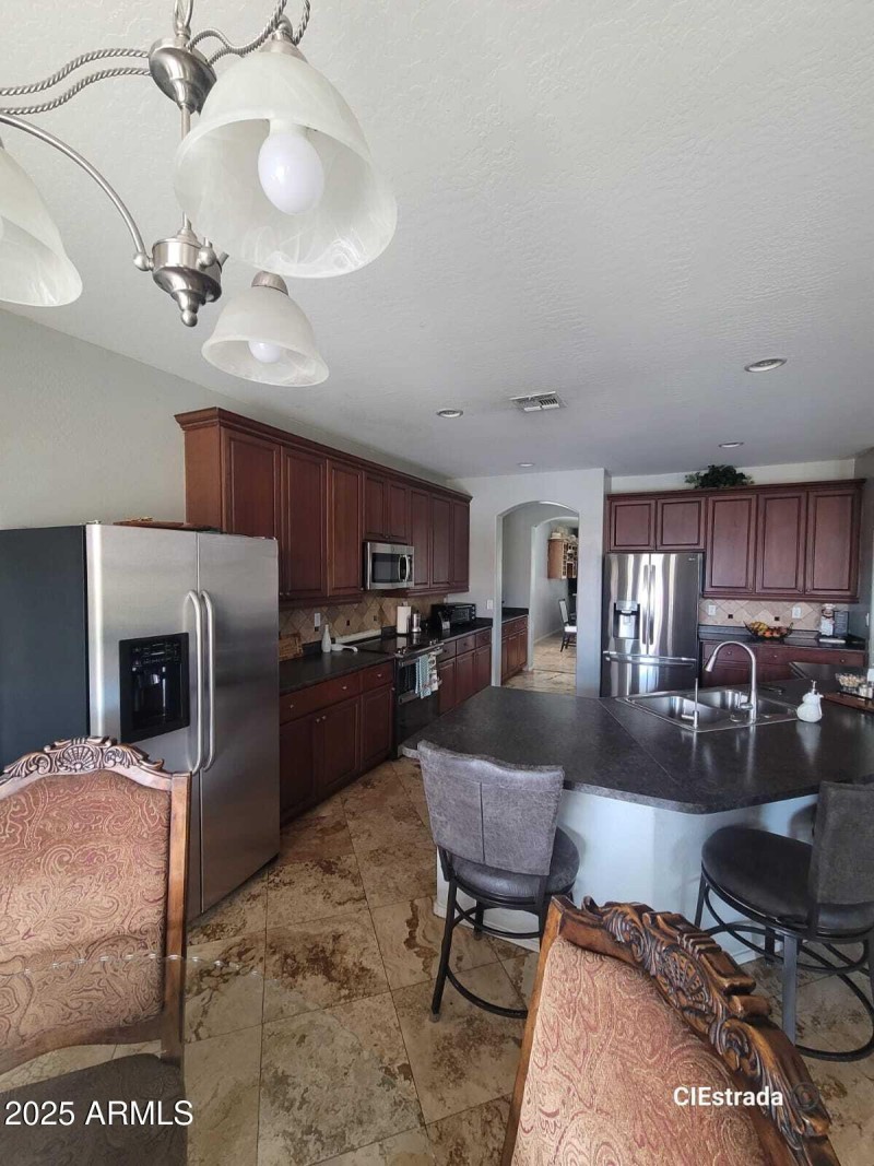 307081dd-4c42-48cf-863b-927e70d454da