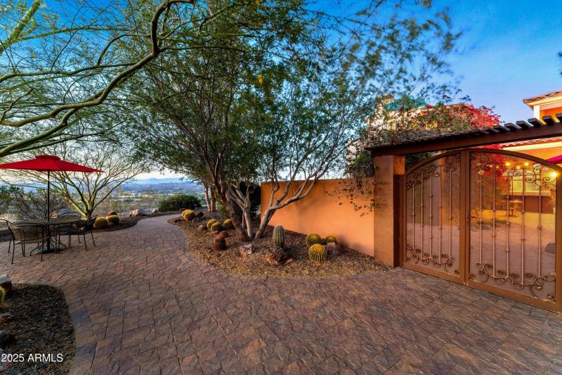 Walkway, west to north