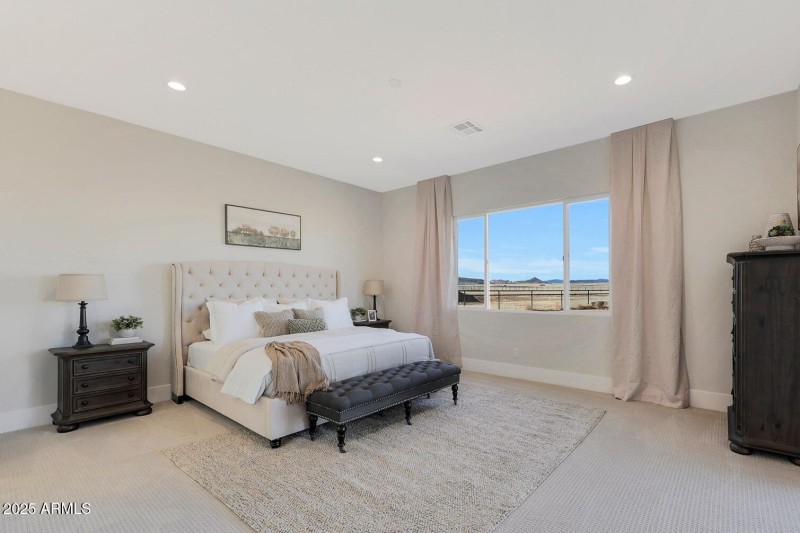 19 Owner's Bedroom B4-2