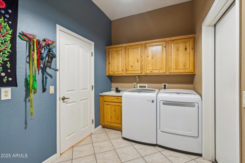 5772 E 1st Ave5772 E 1st Ave