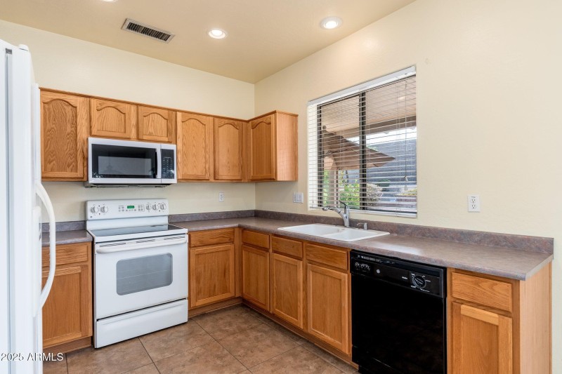 20828 N Shadow Mountain Dr - 10