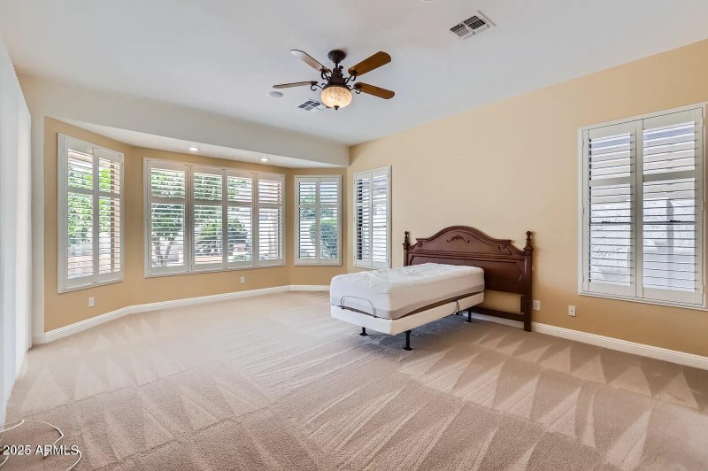 19 Primary Bedroom (1)