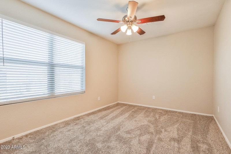 026-photo-bedroom-12053762