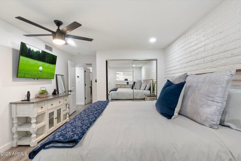 11-web-or-mls-PML09213