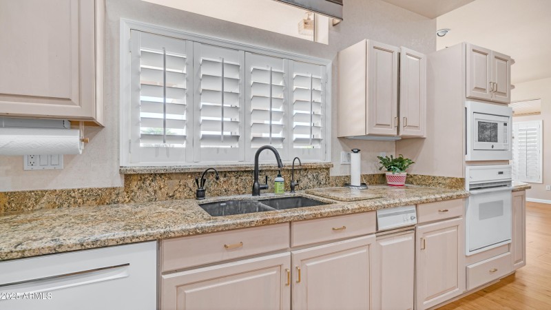 14101 W Via Tercero (10)