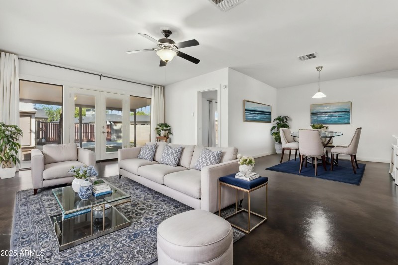 5-web-or-mls-2740-n-21st-dr - Living Roo