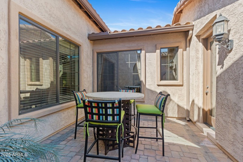 6-web-or-mls-2304-n-steele-cir