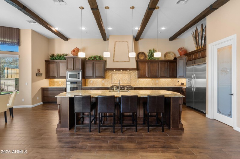 12-web-or-mls-2304-n-steele-cir