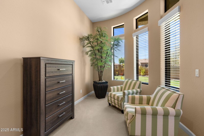 25-web-or-mls-2304-n-steele-cir