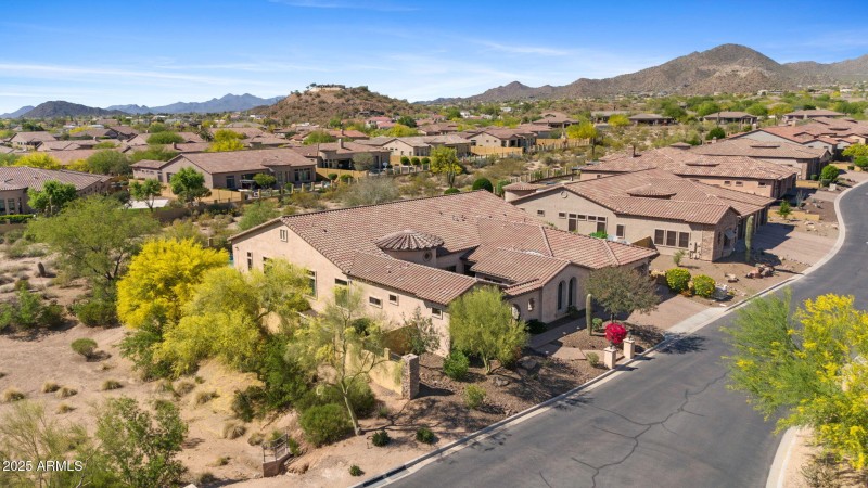 77-web-or-mls-2304-n-steele-cir