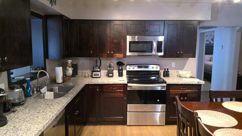 Main house kitchen 4