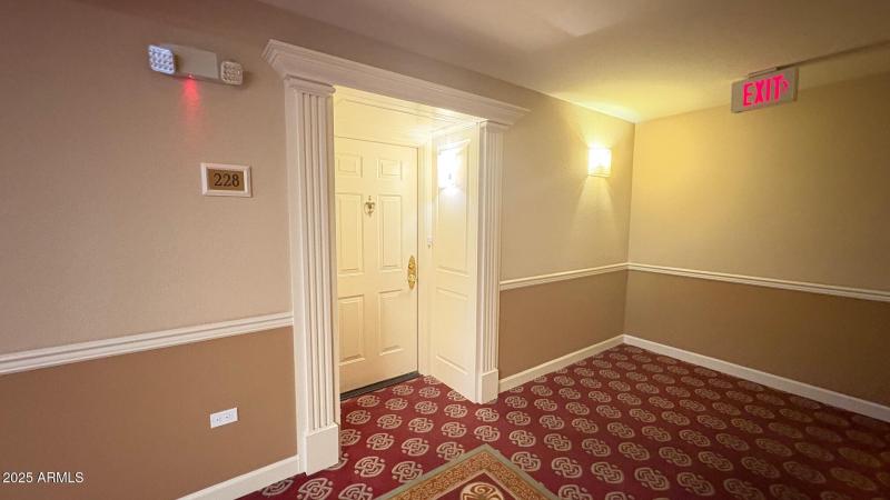 PRIVATE ENTRY TO UNIT