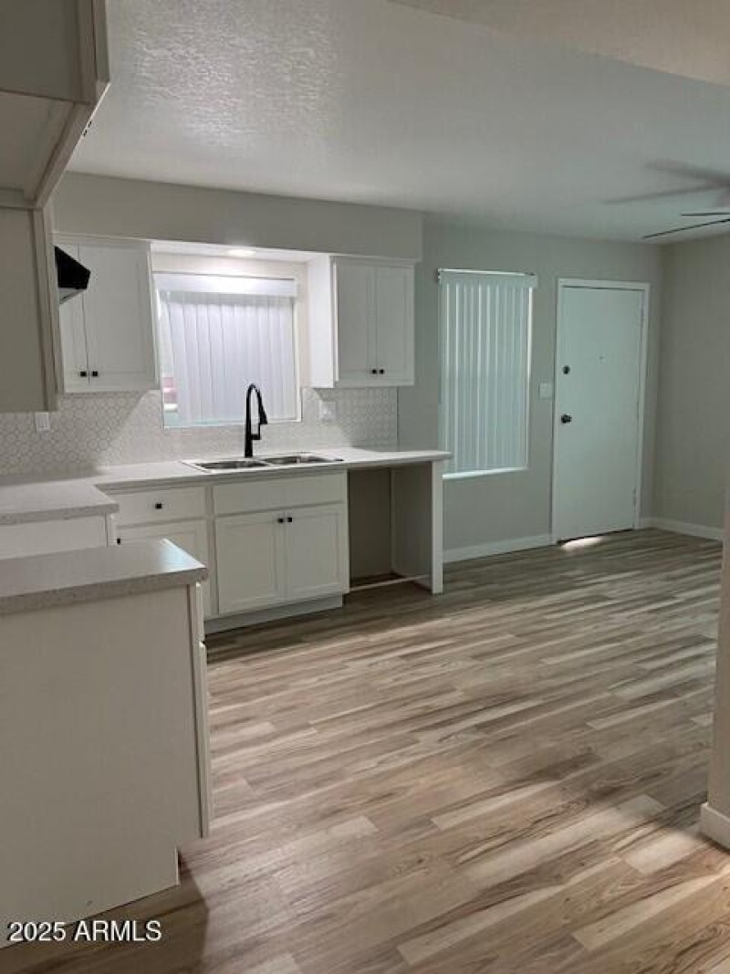 2416- unit 4 kitchen 3a