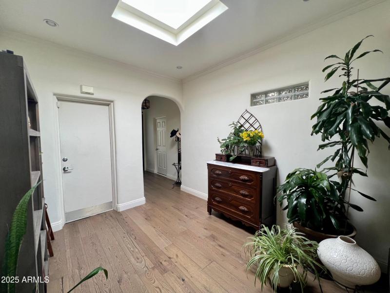 Direct Access to 2 Car Garage