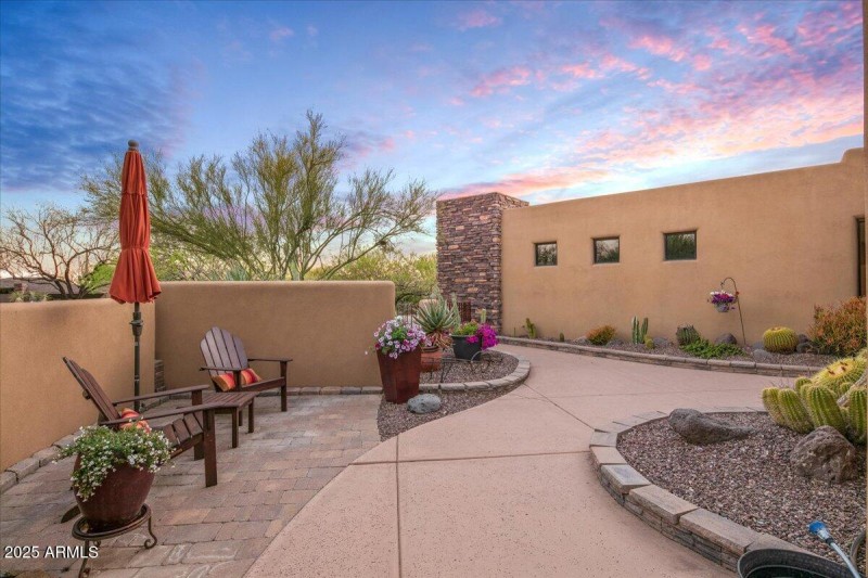 07-Front Court Yard Details