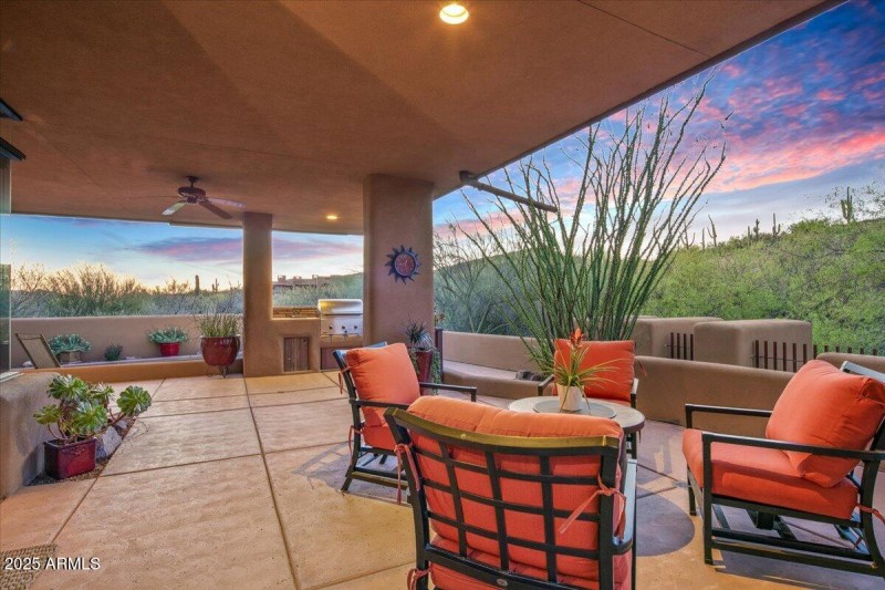 47-Outdoor Living Area Views